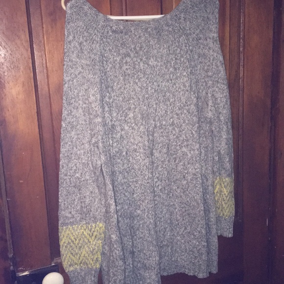 Sweater - Picture 3 of 3